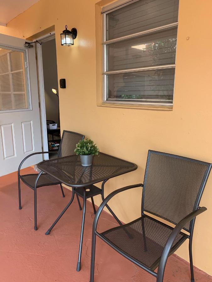 Aloha Escape Pompano Beach Appartement Buitenkant foto
