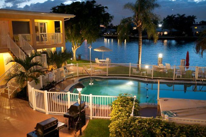 Aloha Escape Pompano Beach Appartement Buitenkant foto